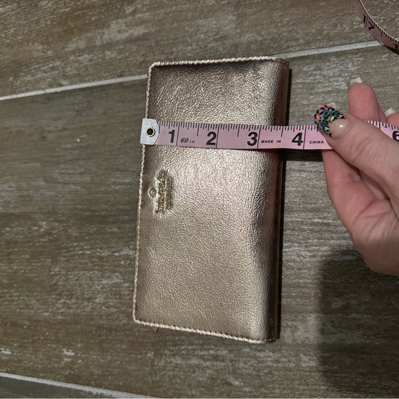 Kate Spade Metallic Cameron Saffiano Leather Rose Gold wallet. - Picture 10 of 10